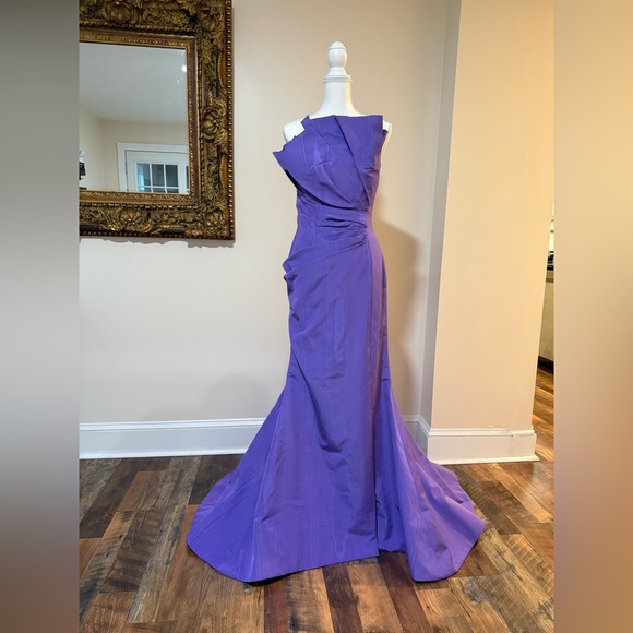 Oscar de la Renta One Shoulder Lavender Dress - Picture 5 of 13